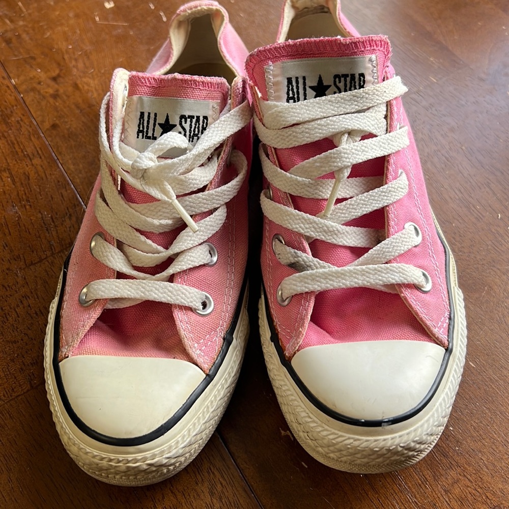 Hot pink converse
